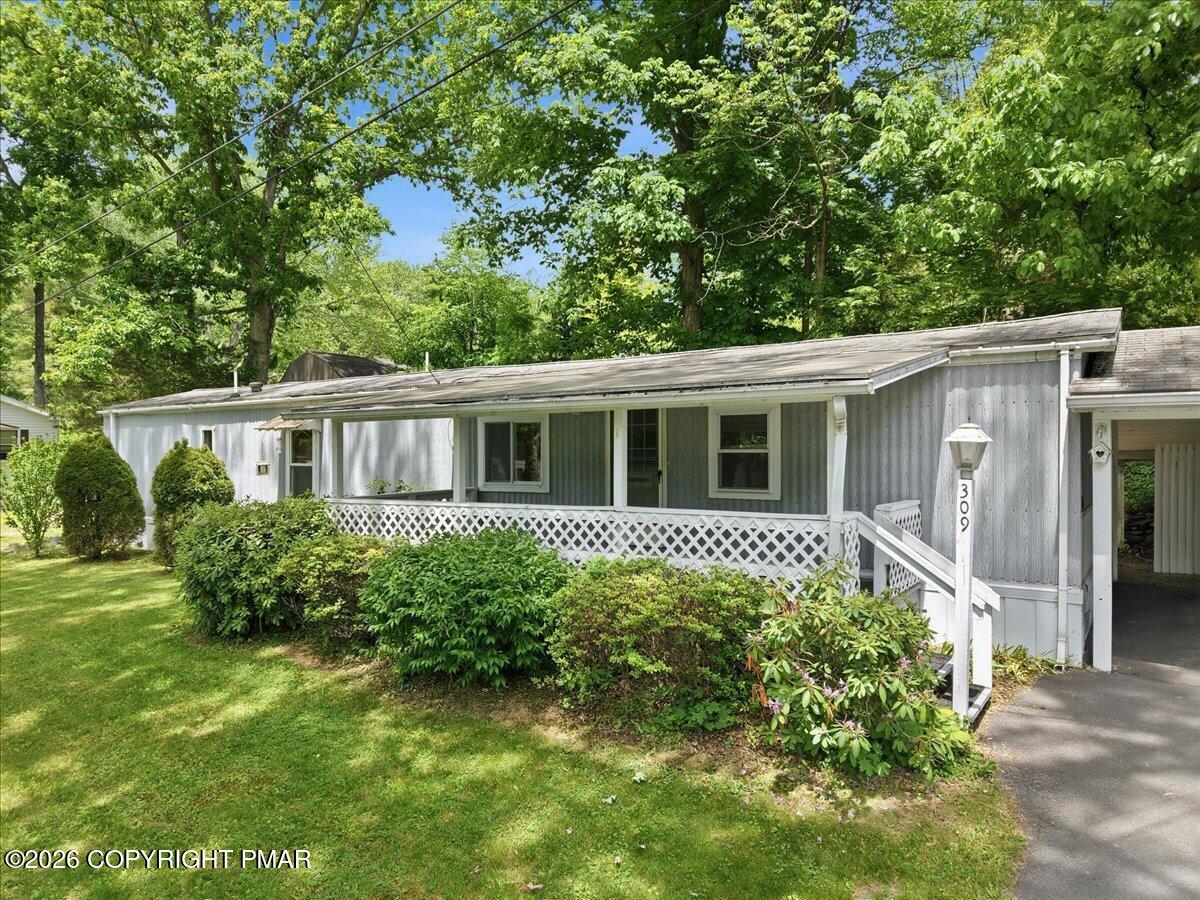 Suzanne Kasperski, Realtor in Stroudsburg, PA (6)