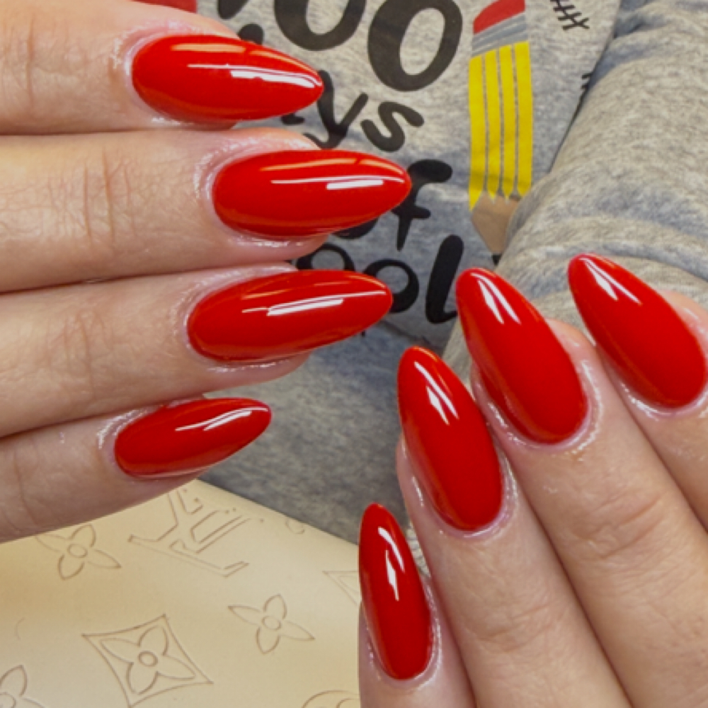 Fabulux Nails & Beauty Lounge in North Plainfield, NJ