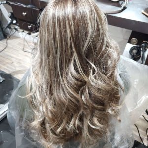 Dalila's beauty salon in Pomona, CA