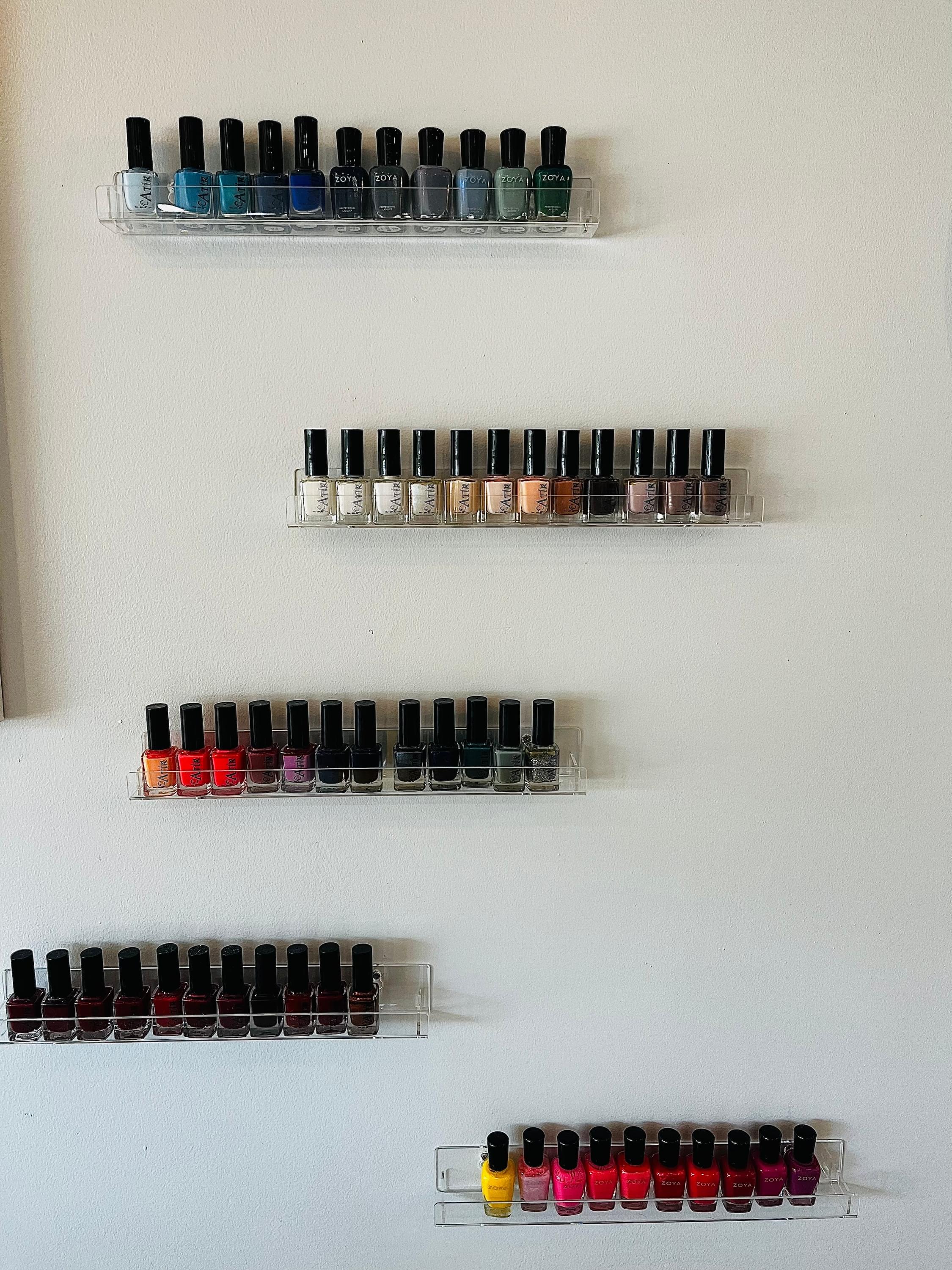 N2 natural nails in Williamsburg, VA