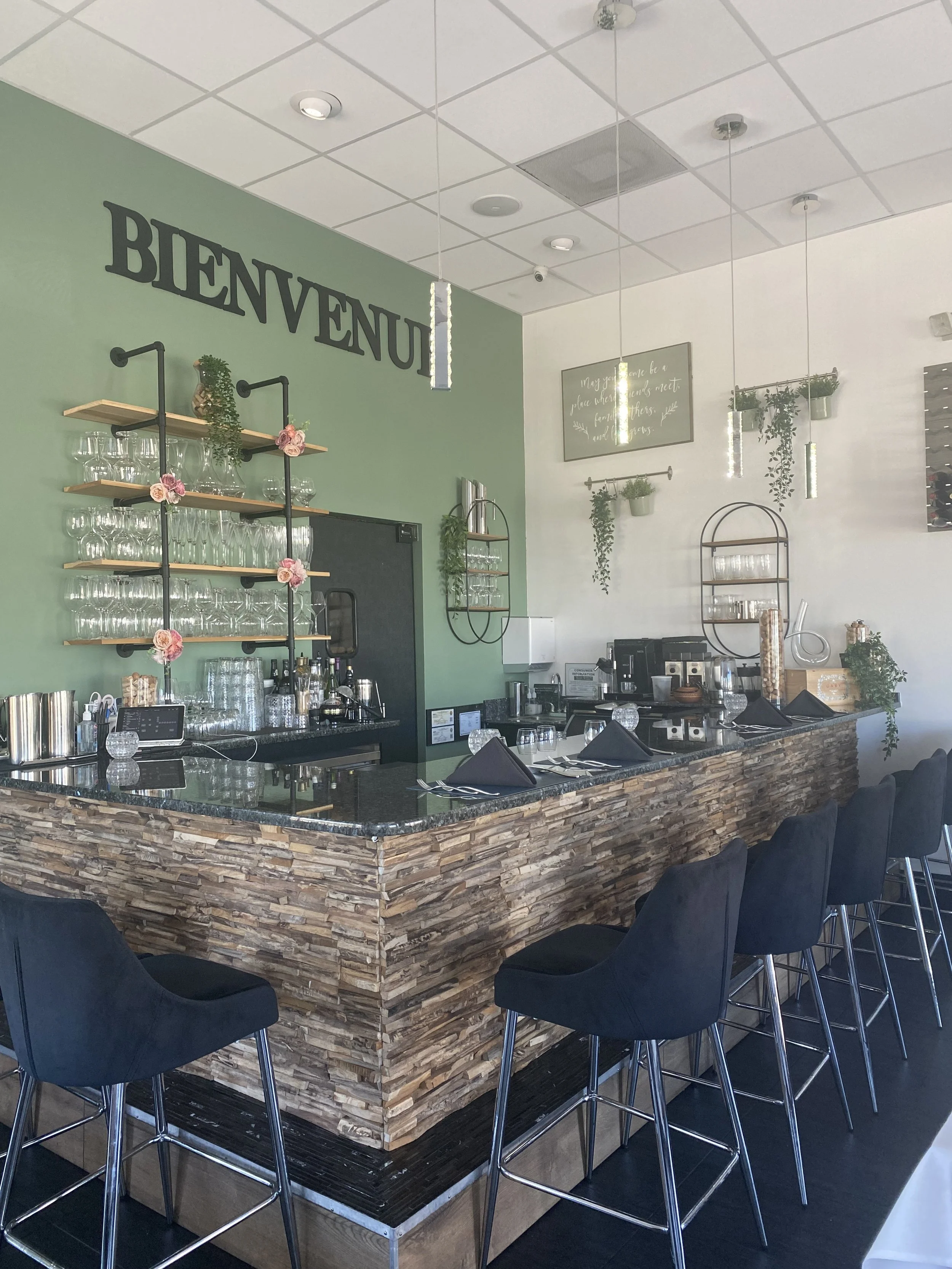 Le French Restaurant in Melbourne, FL