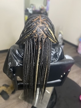 Bossy Crowns Braid Lounge in Lithonia, GA (2)
