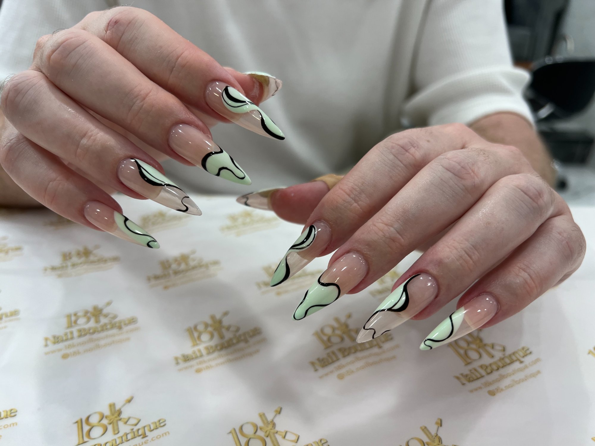 18K Nail Boutique in Santa Monica, CA