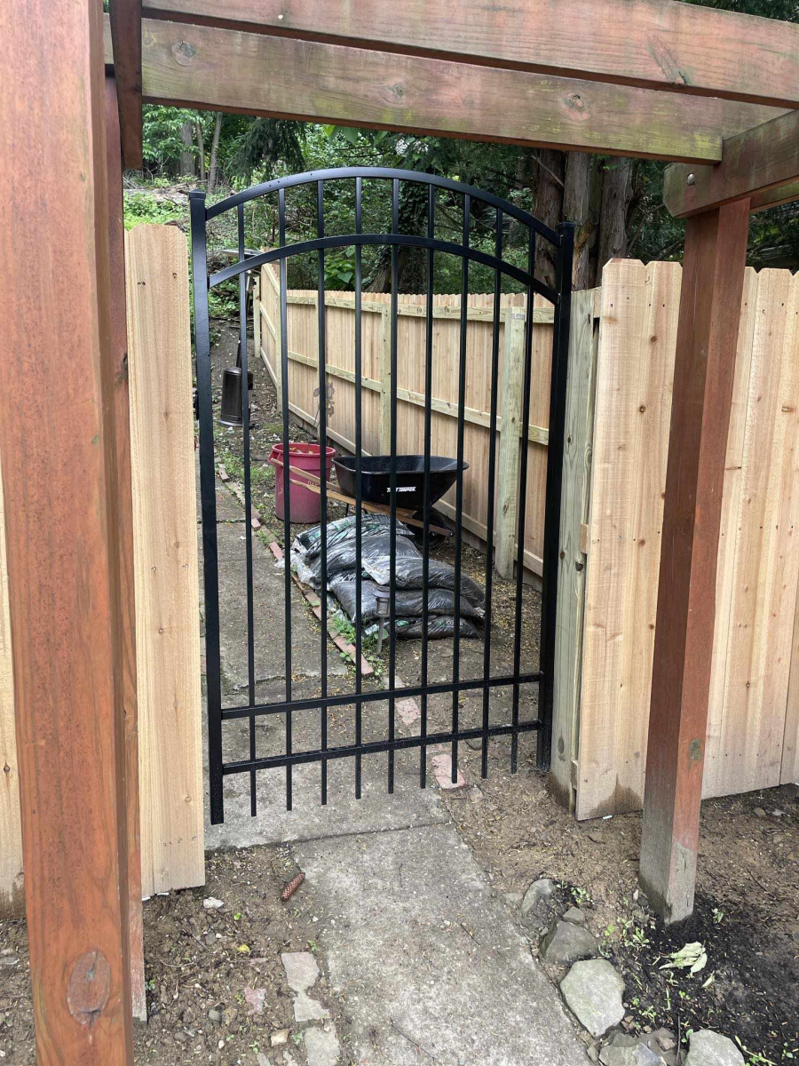 Performance Fencing LLC in Mc Kees Rocks, PA (5)