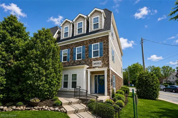 The Zingales Team at BHHS Professional Realty in Concord, OH (4)