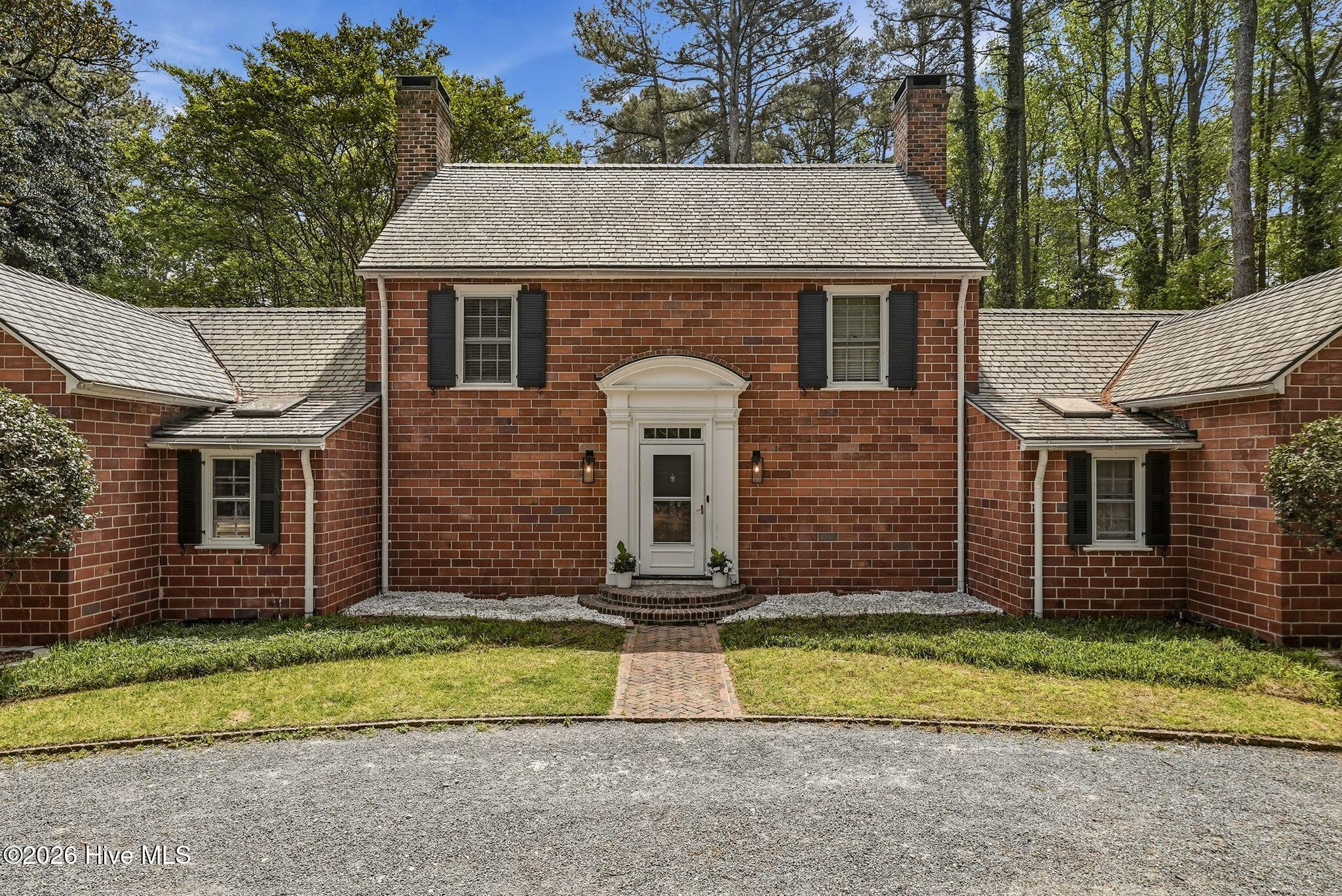 Betsy Robinson REALTOR - Everything Pines Real Estate in Whispering Pines, NC (2)