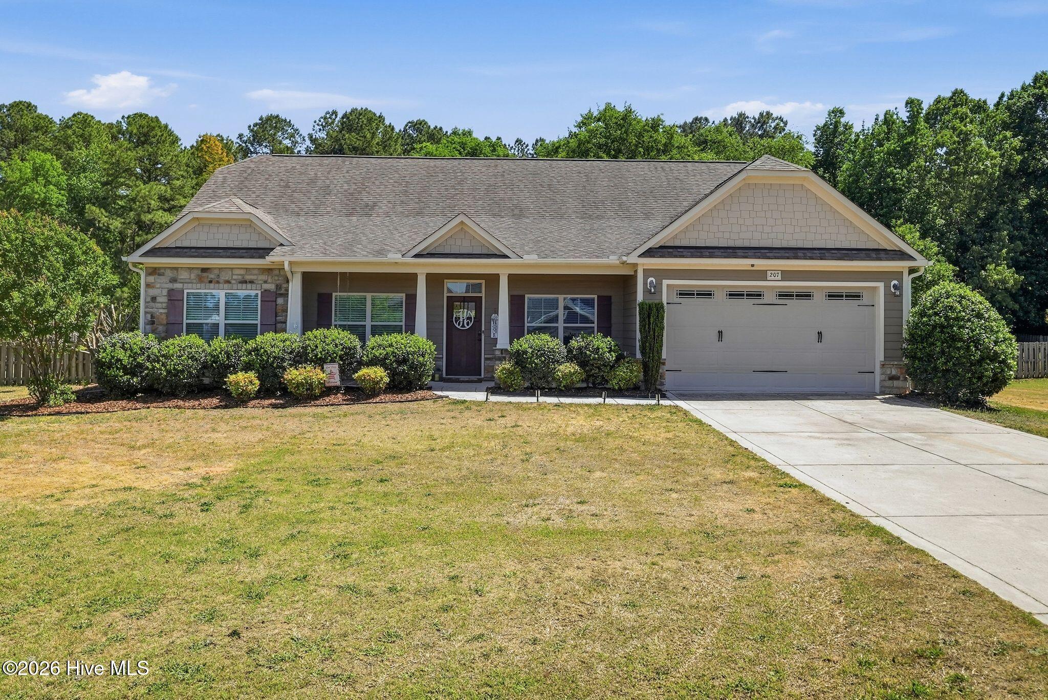 Betsy Robinson REALTOR - Everything Pines Real Estate in Whispering Pines, NC (4)