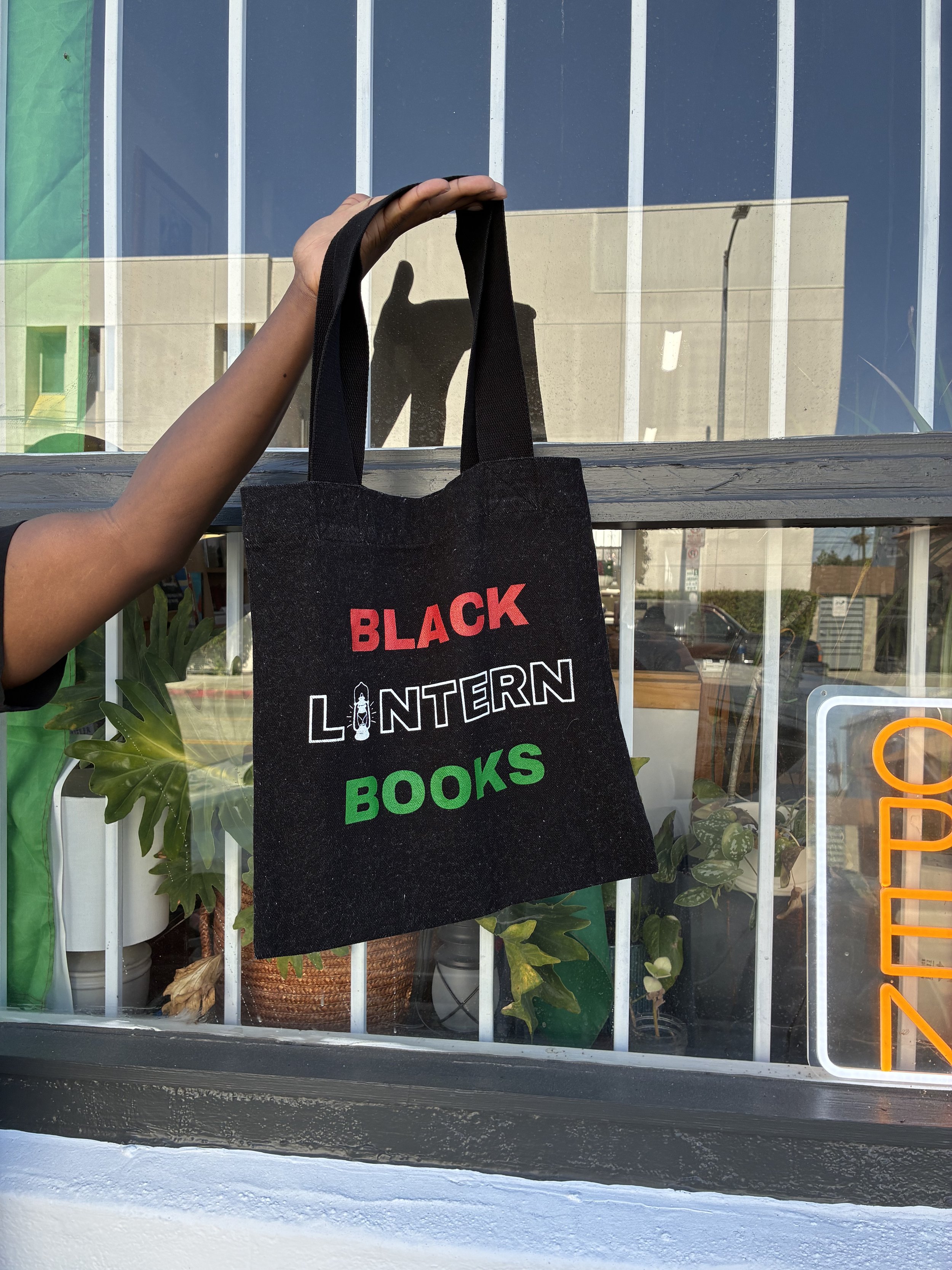 Black Lantern Books in Inglewood, CA (3)
