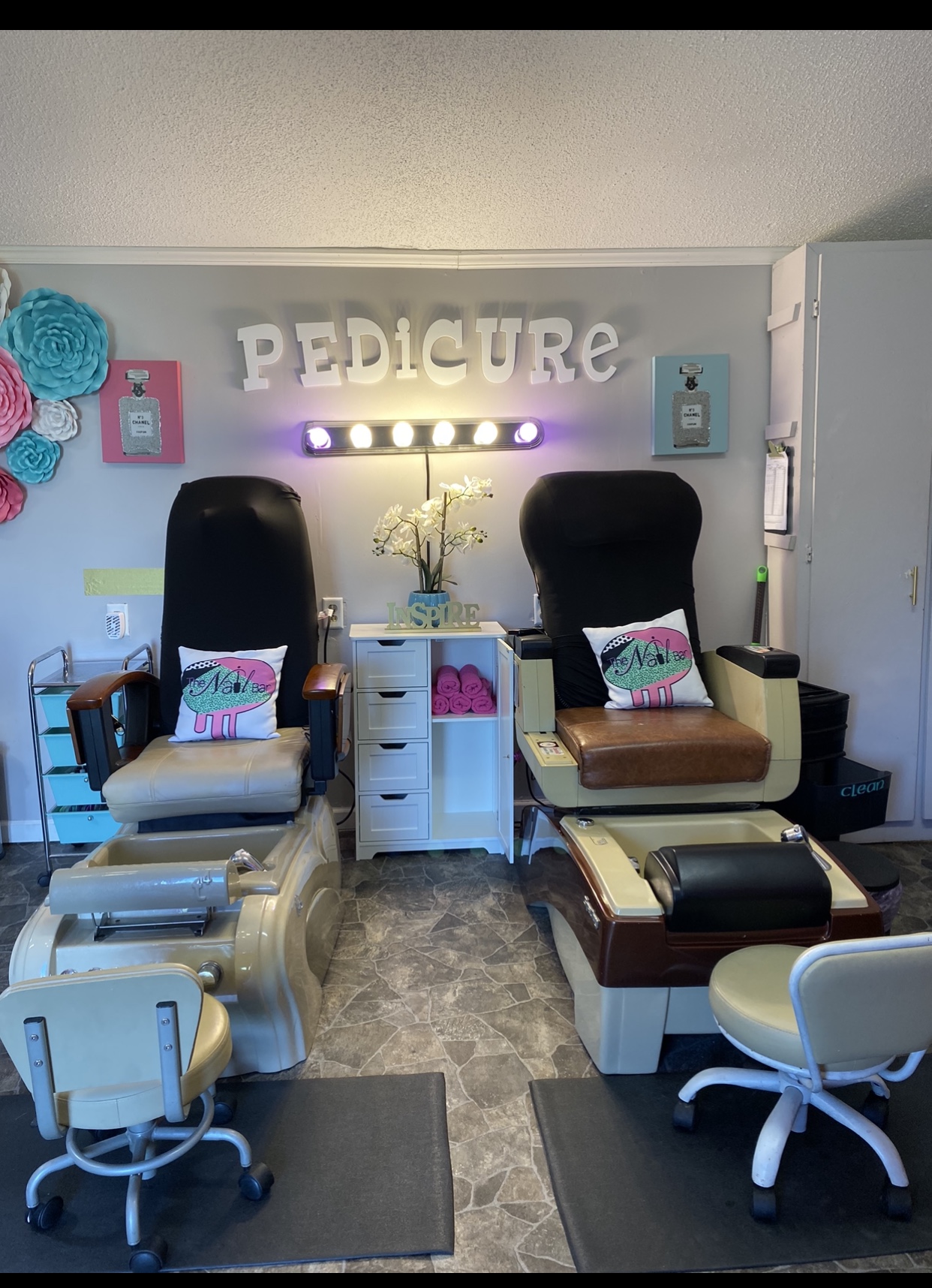 The Nail Bar in Kingstree, SC