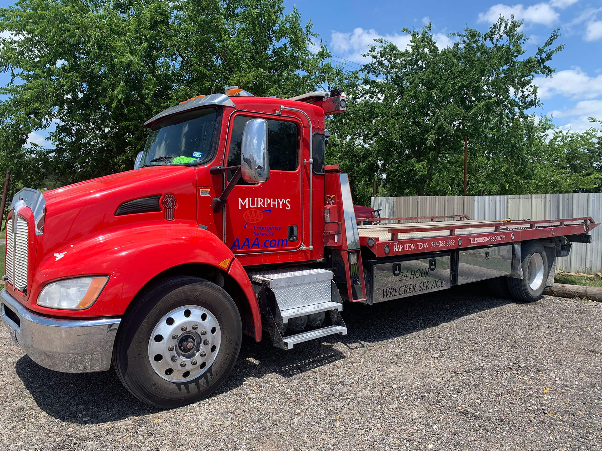 Murphy's 24-Hr Wrecker Service, LLC in Hamilton, TX