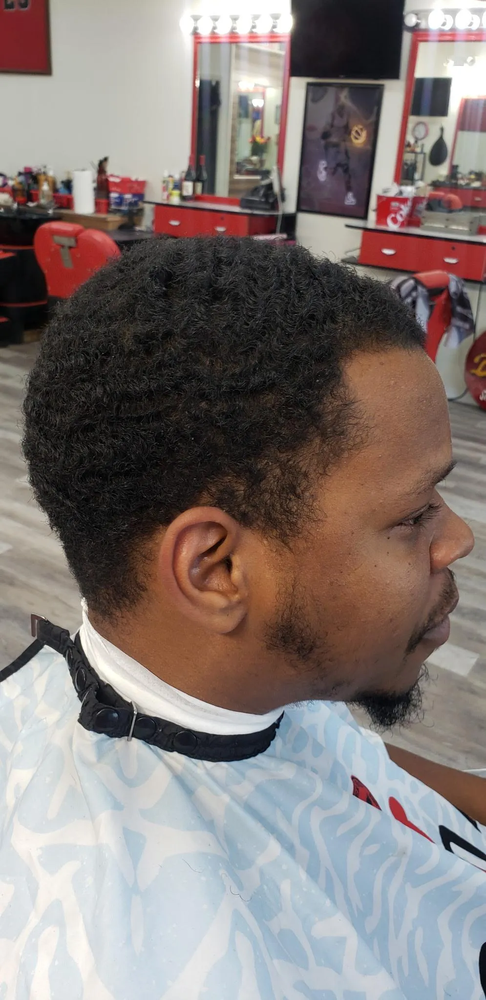 Man Cave Retreat Barber Shop in Fort Myers, FL (6)