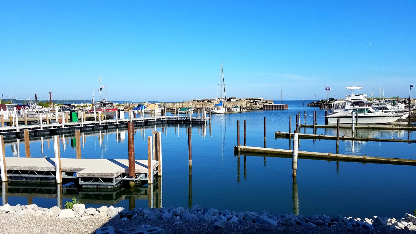 Hidden Beach Bar in Lakeside Marblehead, OH (6)