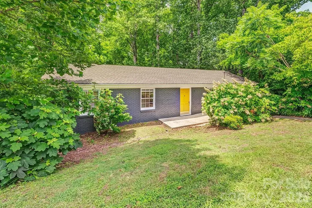 Town And Mountain Realty in Asheville, NC (5)