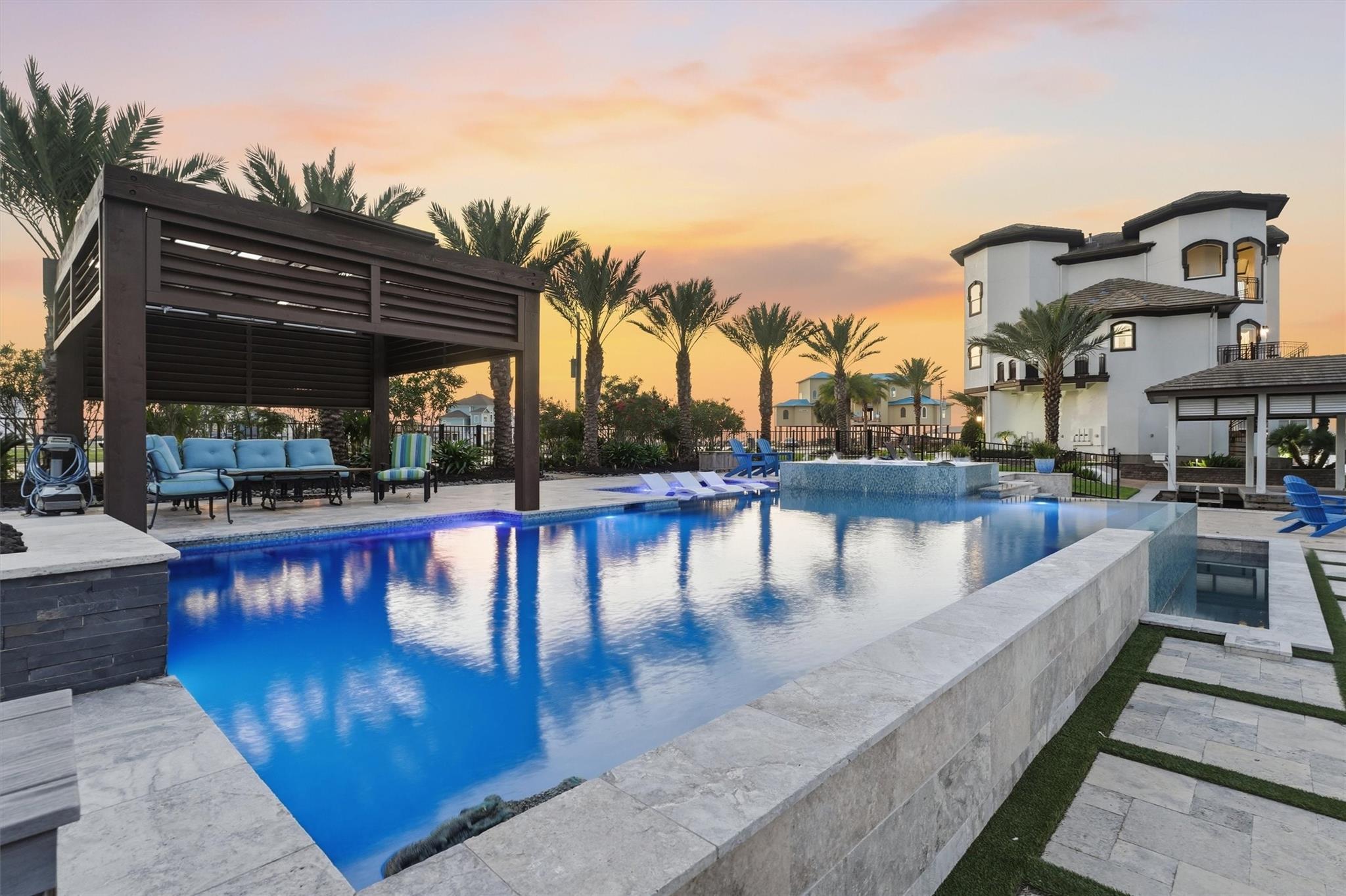 Ashley Marquez, Galveston Realtor | GTX Realty Group in Galveston, TX (2)