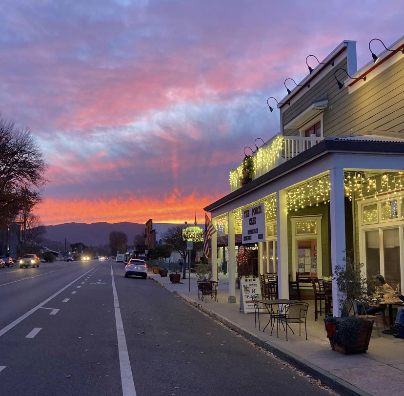 The Porch Cafe & Bar in Santa Margarita, CA