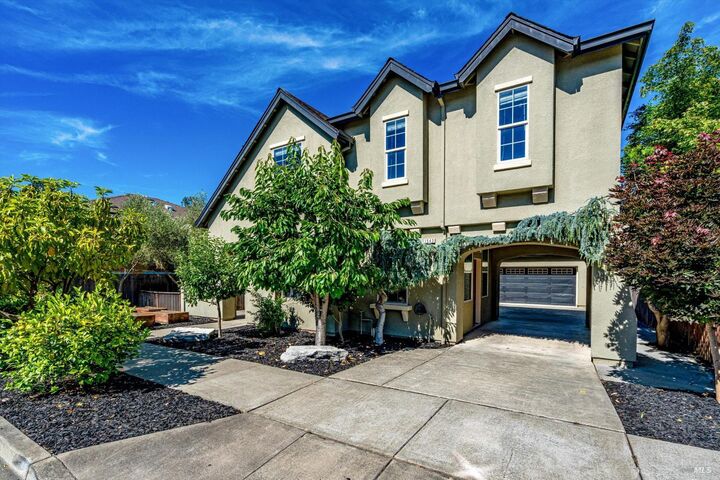 Adrian Roach, Realtor in Fulton, CA (2)