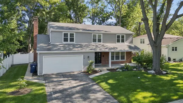 Sebastian Regium Realtor in Burbank, IL (5)