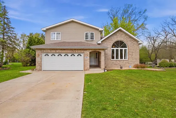 Sebastian Regium Realtor in Burbank, IL (6)