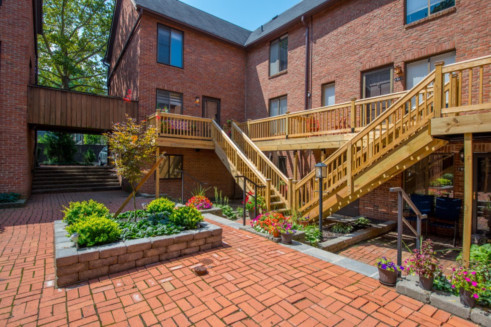 H Real Estate in Columbus, OH