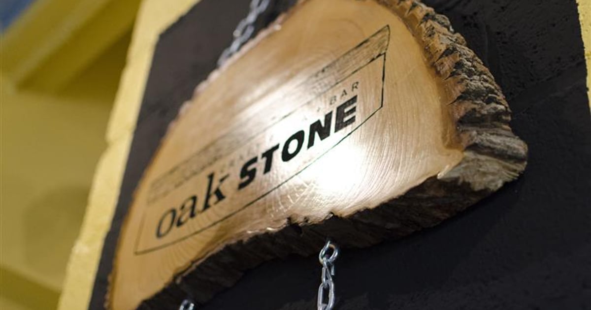 Oak Stone Craft Pizza and Bar in Winchester, VA