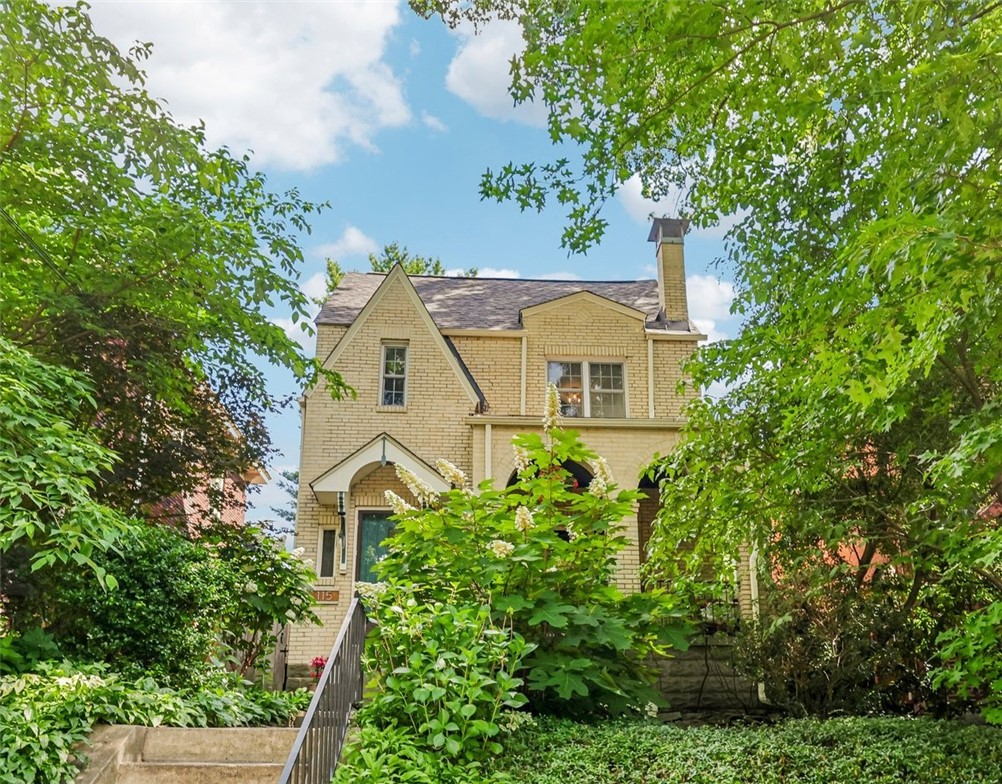 Maureen States Neighborhood Realty Services in Pittsburgh, PA