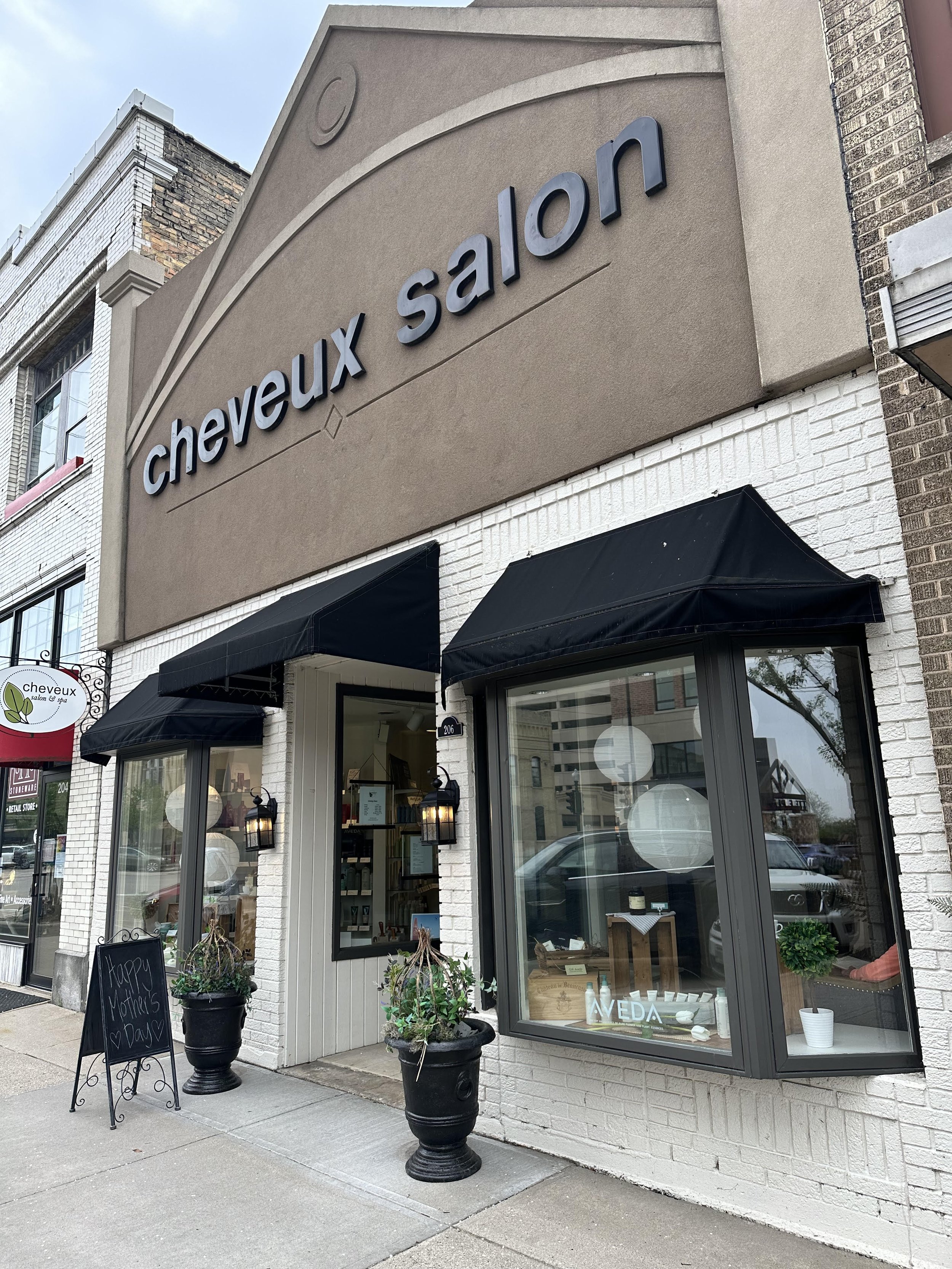 Cheveux Collective in Neenah, WI (2)