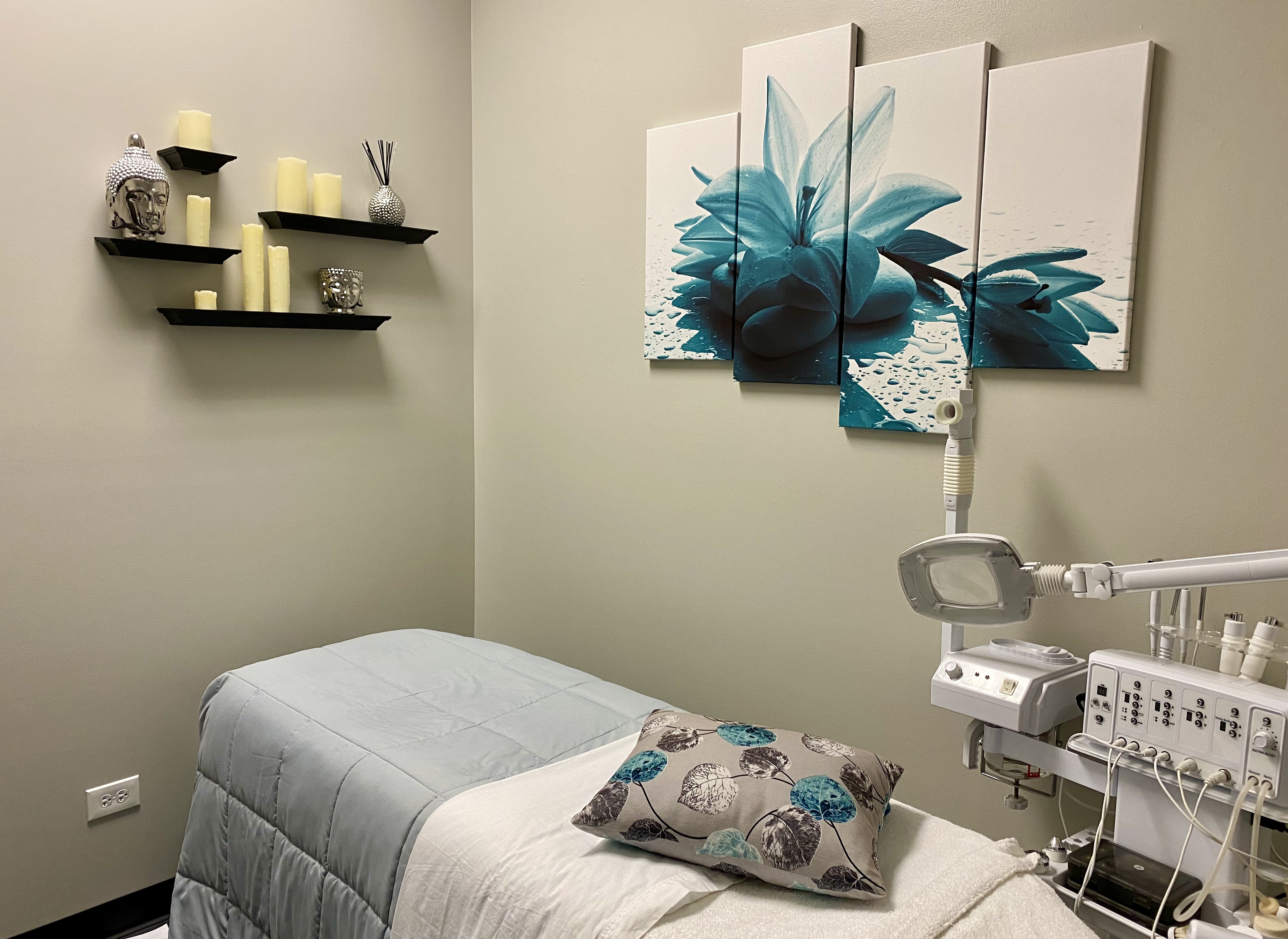 Charizma Salon & Spa in Naperville, IL (3)