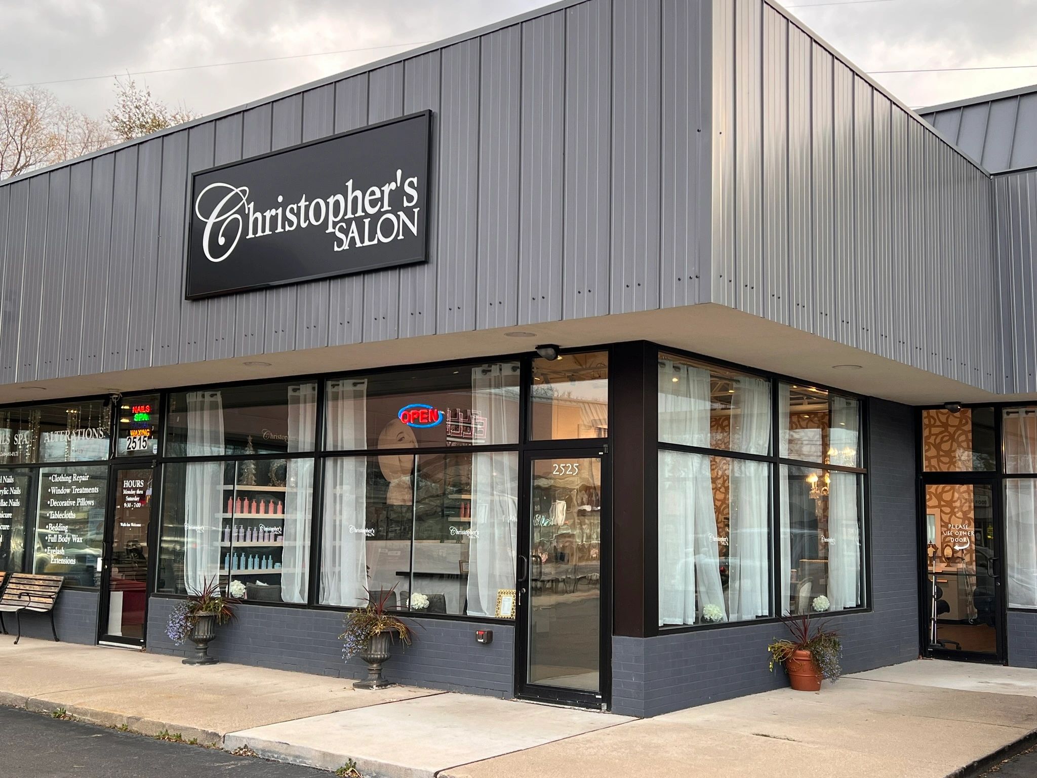 Christopher's Salon Inc in Sylvan Lake, MI