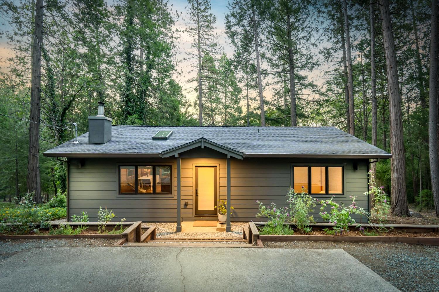 Sarah Stone-Francisco, Grass Valley Realtor in Grass Valley, CA (4)