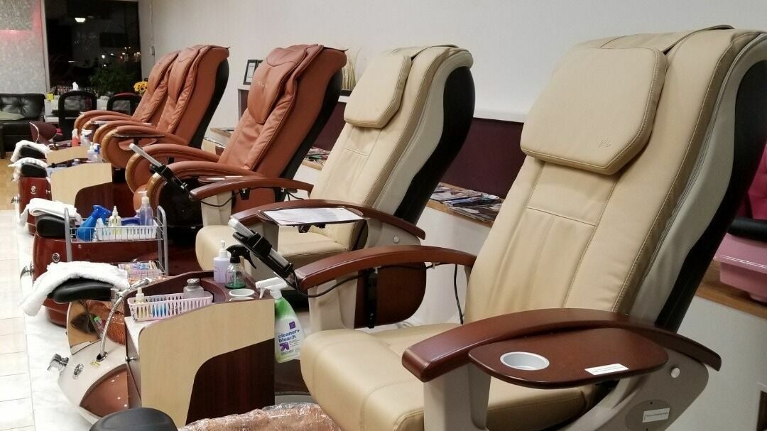 Brilliant Nails Lounge in Schaumburg, IL (6)