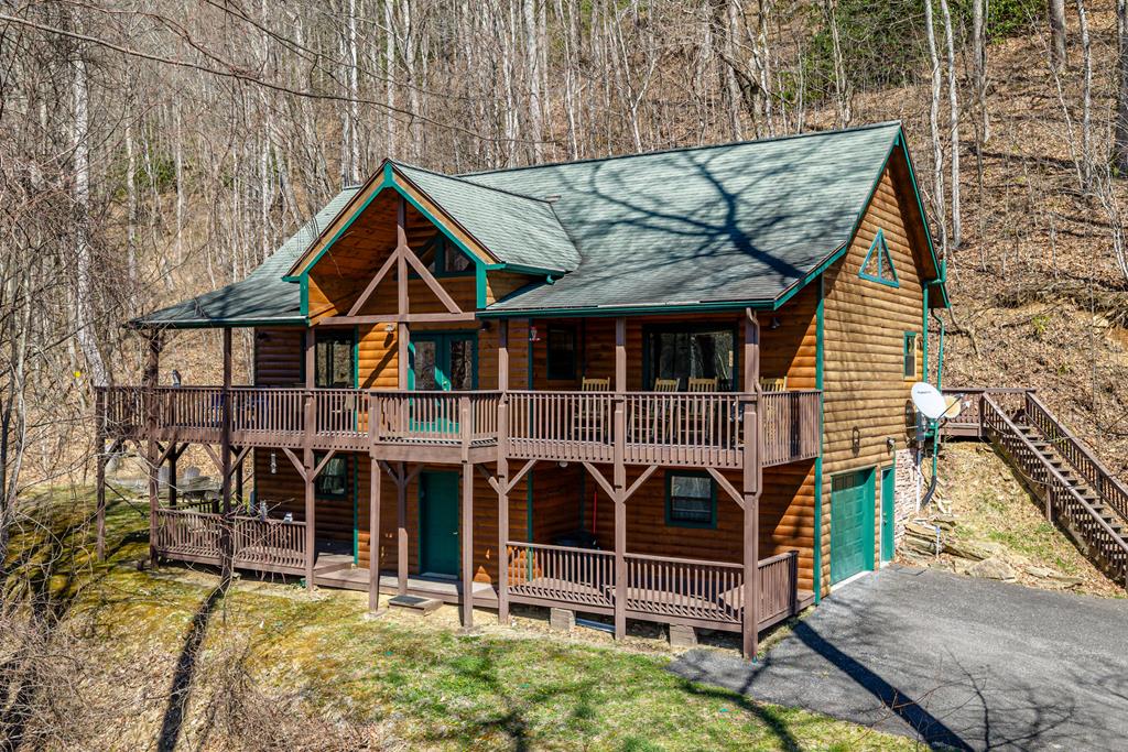 The Vickie Kimsey Team - Re/Max Mountain Properties in Franklin, NC