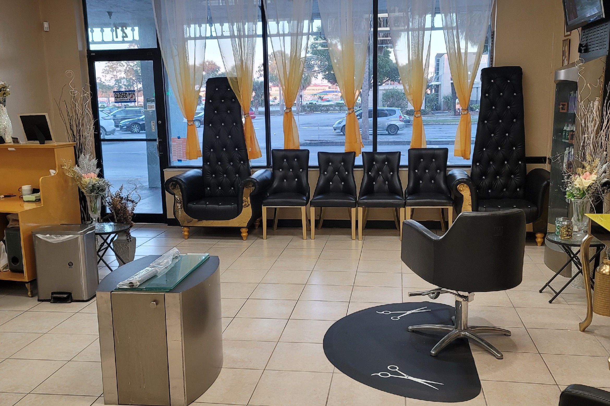 Sondras Styles Beauty Bar and Boutique in Palm Bay, FL (5)