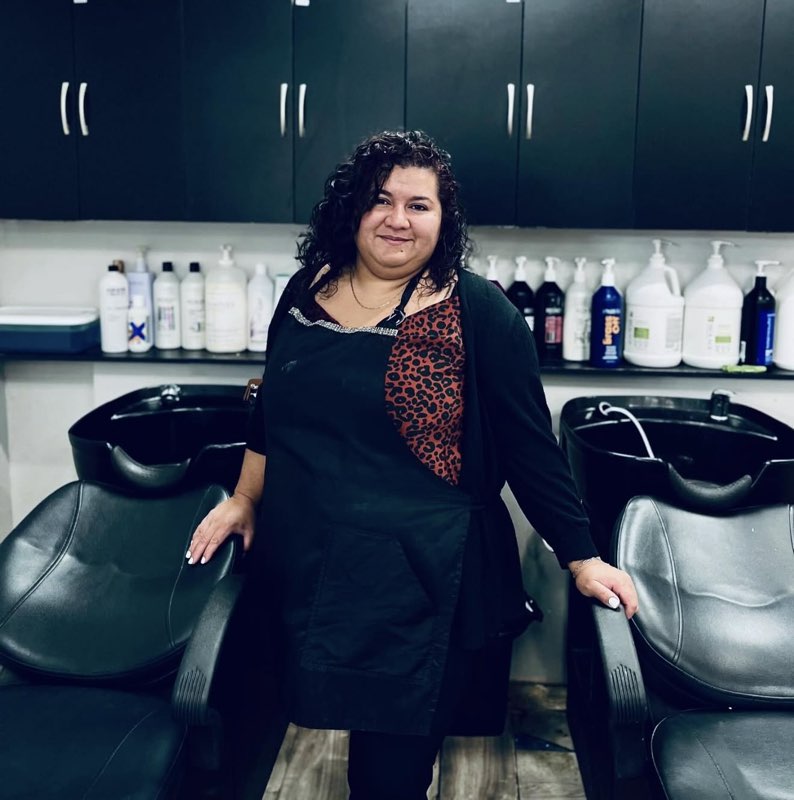 Hill Top Salon & Barber Hesperia in Hesperia, CA (5)