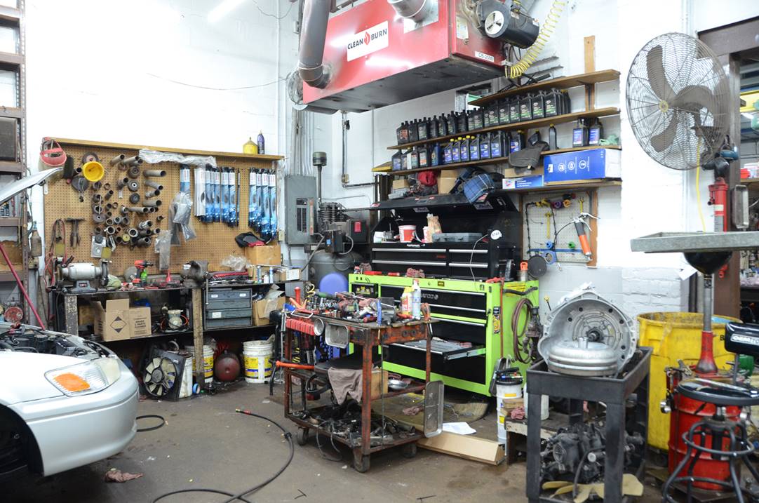 Daves Auto Center Inc in Hobart, IN