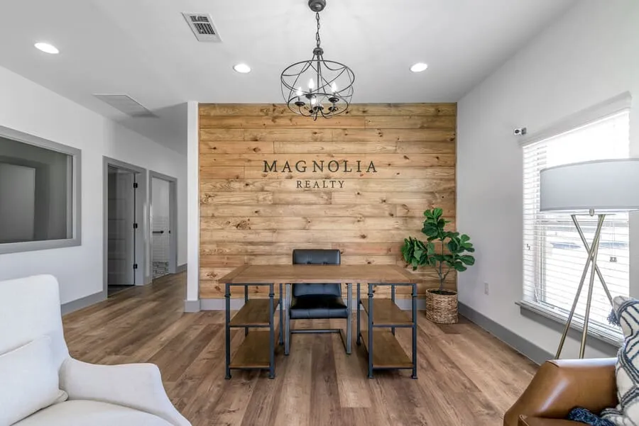 Round Rock Real Estate Agent, Lauren Schauer - Magnolia Realty in Round Rock, TX