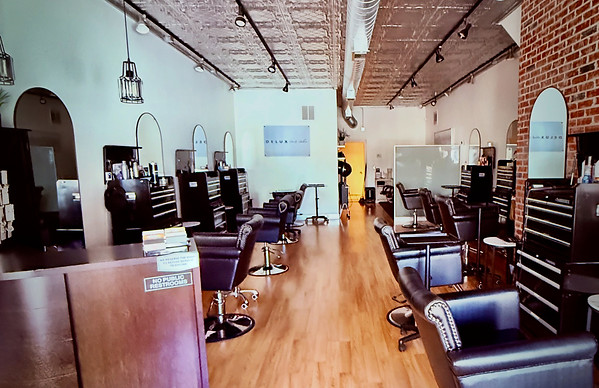 Delux Hair Salon in Hollister, CA (3)