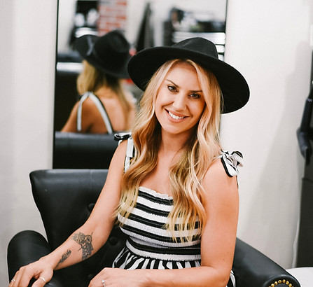 Delux Hair Salon in Hollister, CA (5)
