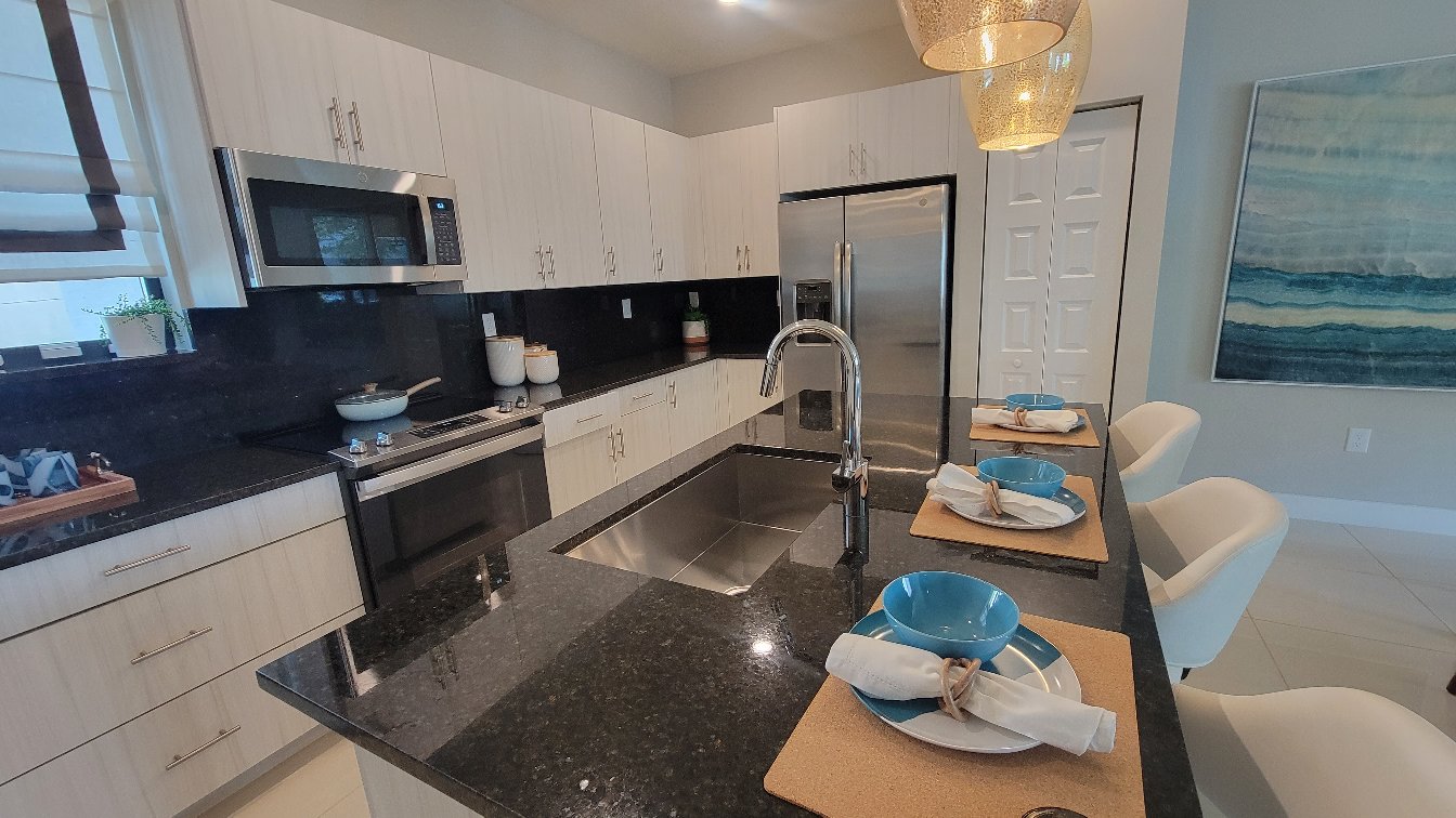FLORICELDA PB CLEANING SERVICE LLC in Opa Locka, FL (6)