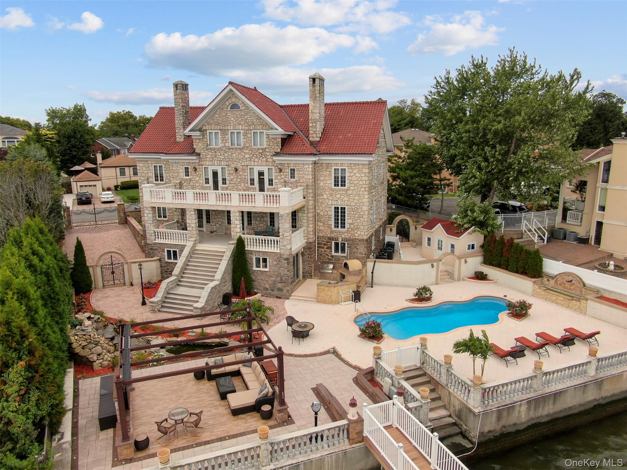 Anthony Saraco Jr. Houlihan Lawrence | The TurnKey Team - Top-Rated Local Realtor in Eastchester, NY (2)