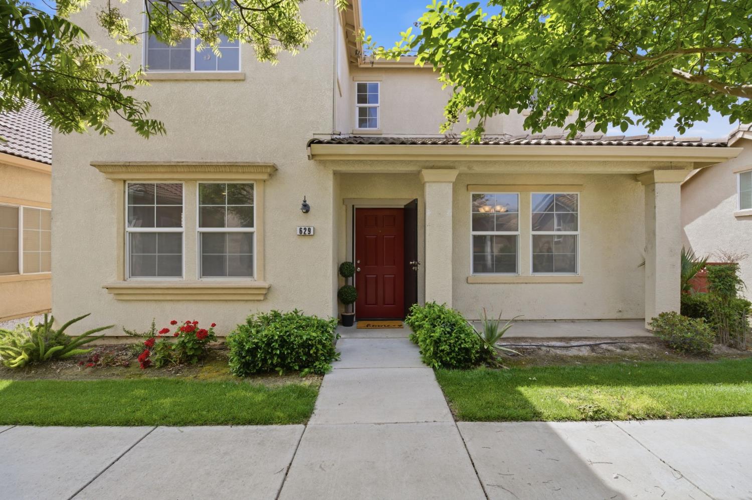Naomi Townsend Realtor® Lic 01828933 in Los Banos, CA