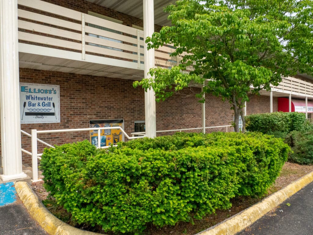 Elliott's Whitewater Bar &Grill in Fayetteville, WV (2)