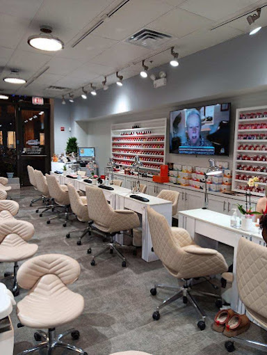 Dazzle Nails & Spas in Chicago, IL