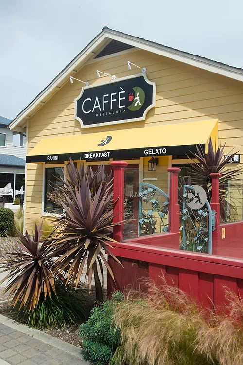Caffé Mezza Luna in Half Moon Bay, CA (5)