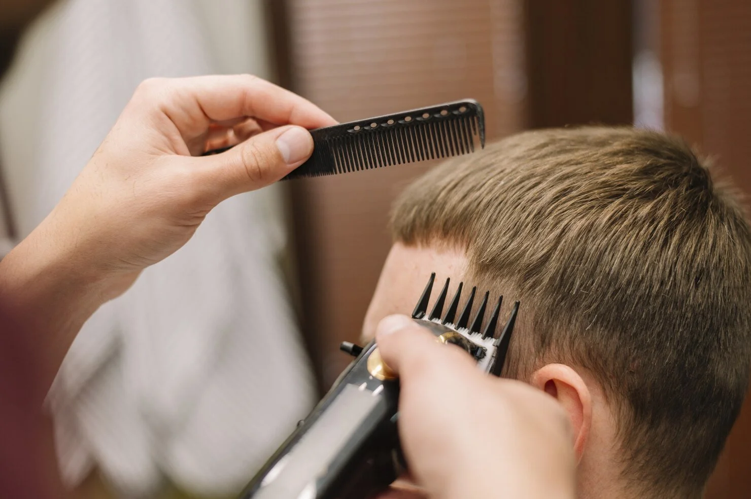 Uppercutz Barbershop & Beauty Salon in Baraboo, WI