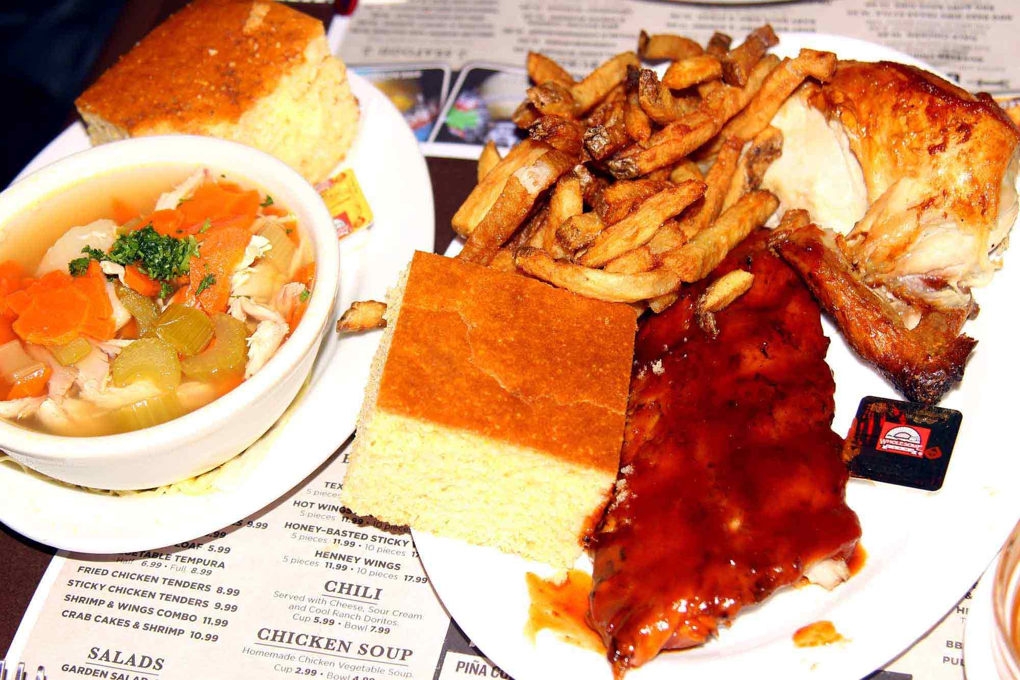 Los Portales Cafe in Elmendorf, TX (2)