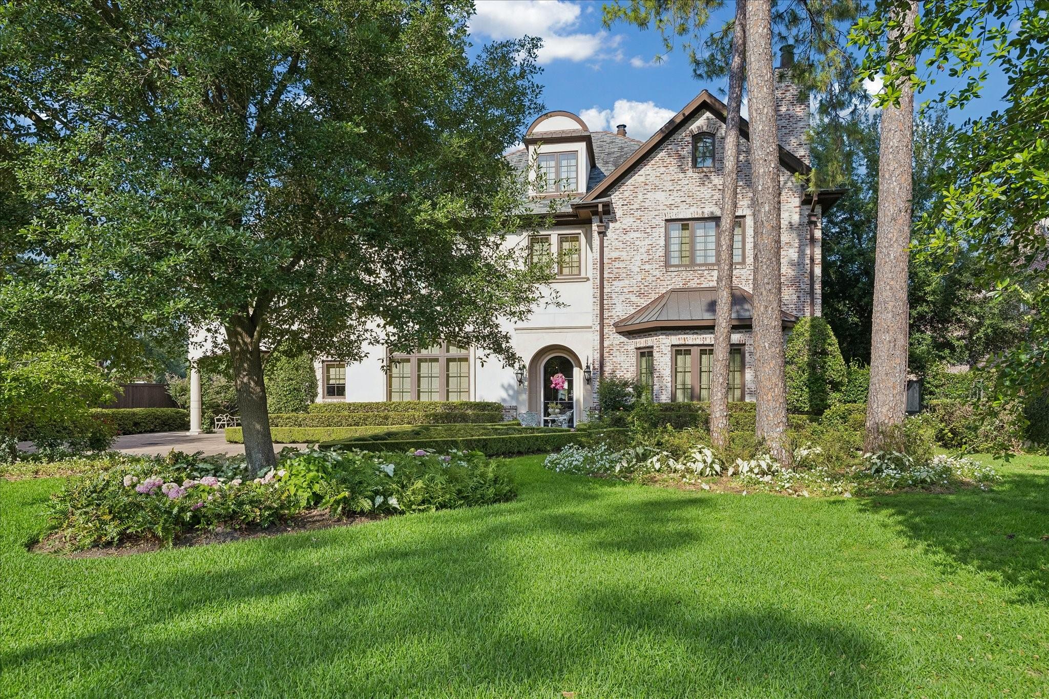 Lisa Marie Sanders-Living Vogue Real Estate in League City, TX