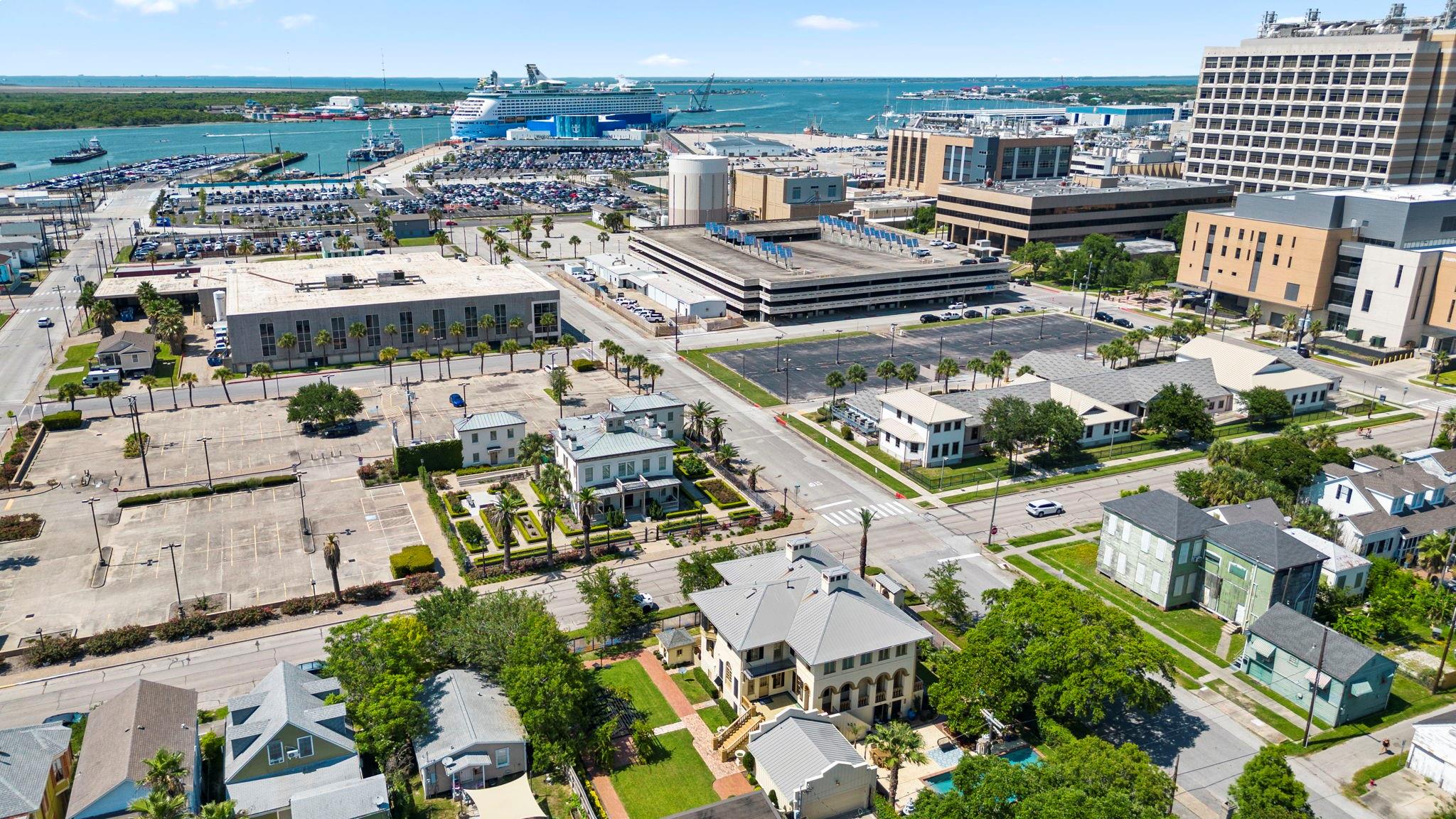 Lisa Marie Sanders-Living Vogue Real Estate in League City, TX (3)