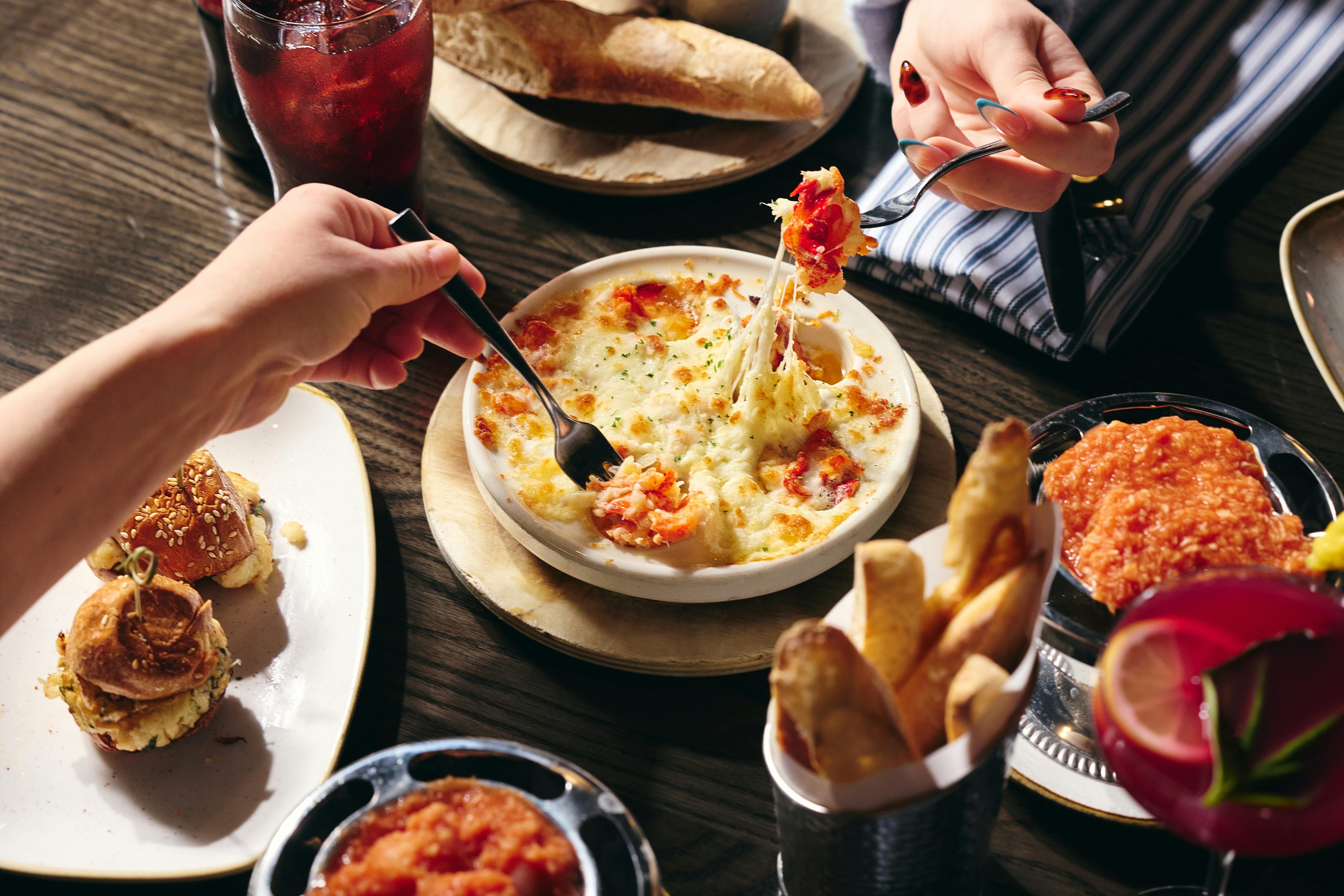The HC Tavern + Kitchen in Fishers, IN (6)