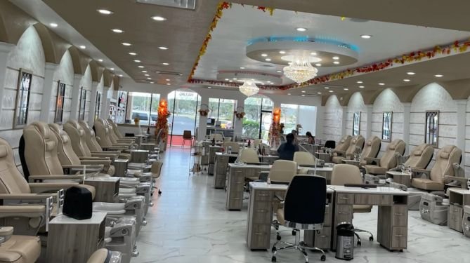 NAIL LOUNGE in Sebring, FL