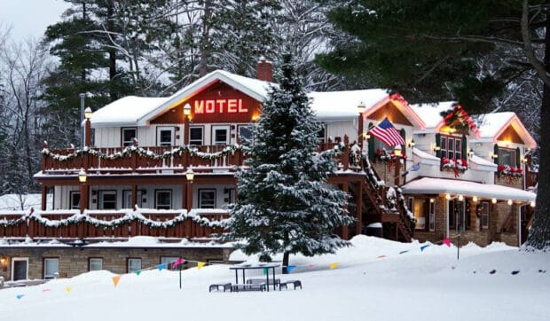 Edgewater Inn & Cottages in Eagle River, WI (2)